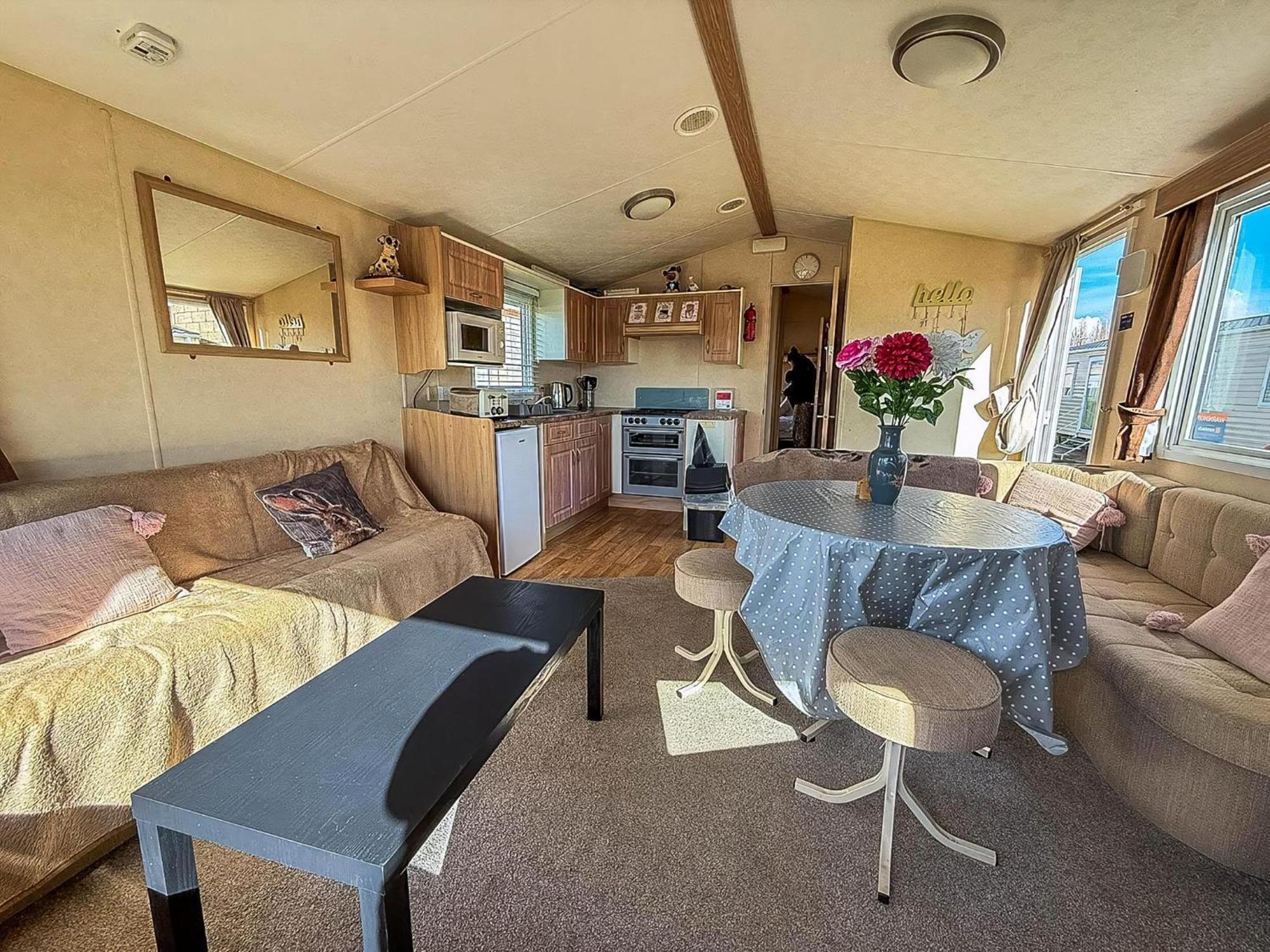 Lovely 6 Berth Caravan At Naze Marine Holiday Park In Essex Ref 17003C ولتون - أون - ذى - ناز المظهر الخارجي الصورة